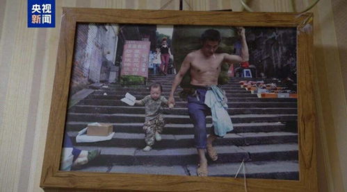 “重庆棒棒父子”儿子考上专科