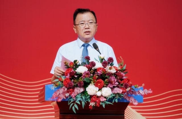 武昌工学院校长金句燃动新生：你们有多大格局 就能拥抱多大舞台